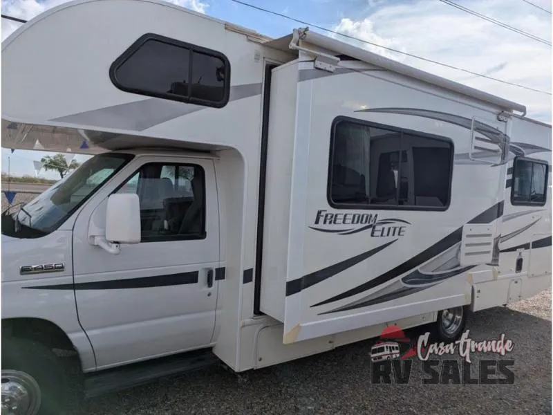 2012 Thor Motor Coach Four Winds 25C - Photo 2