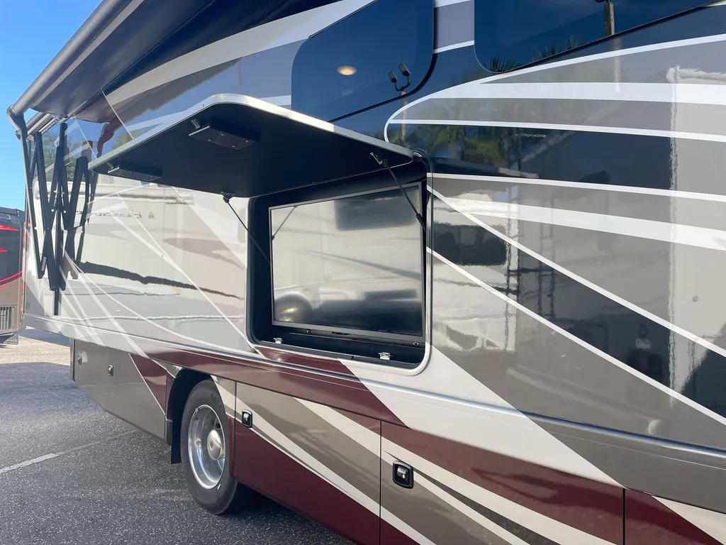 2023 Thor Motor Coach Challenger 35MQ, Photos photo 21