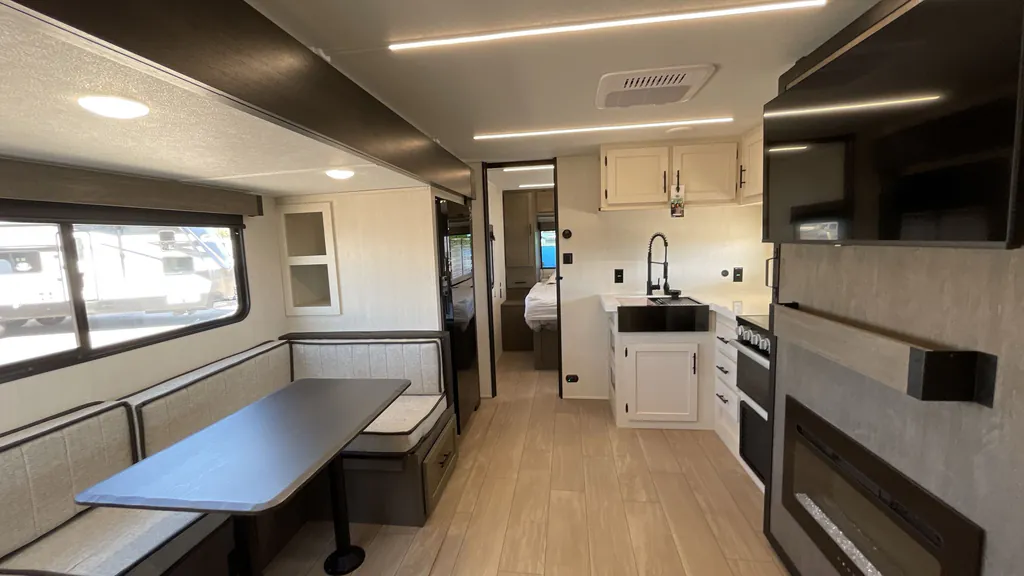 2026 Forest River Alpha Wolf 24TRUNK, Photos photo 3
