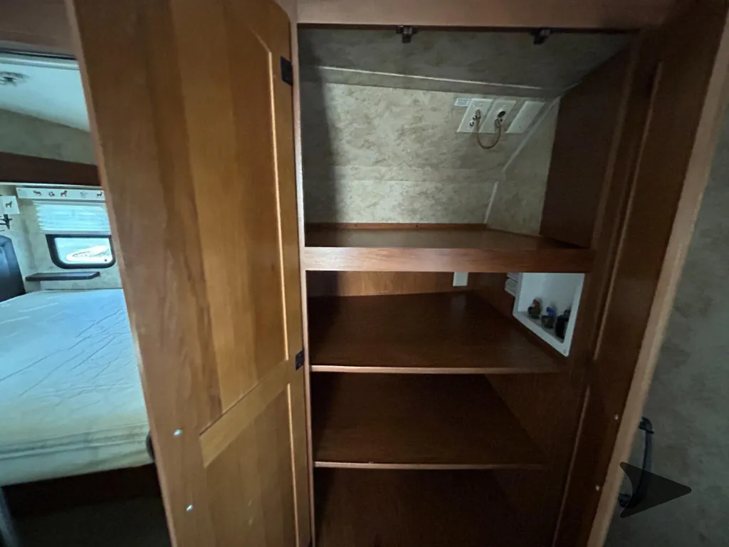 2012 Keystone Montana 3100RL, Photos photo 21