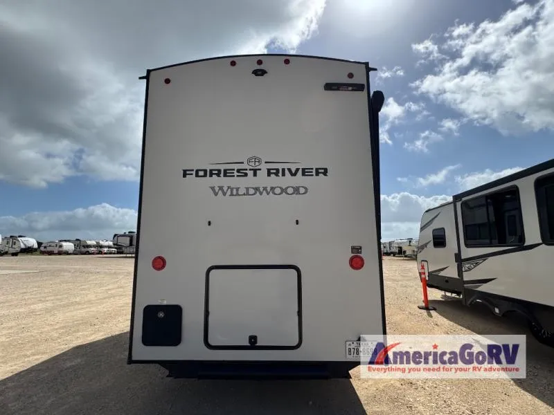 2025 Forest River Wildwood Heritage Glen Elite 36FL - Photo 4