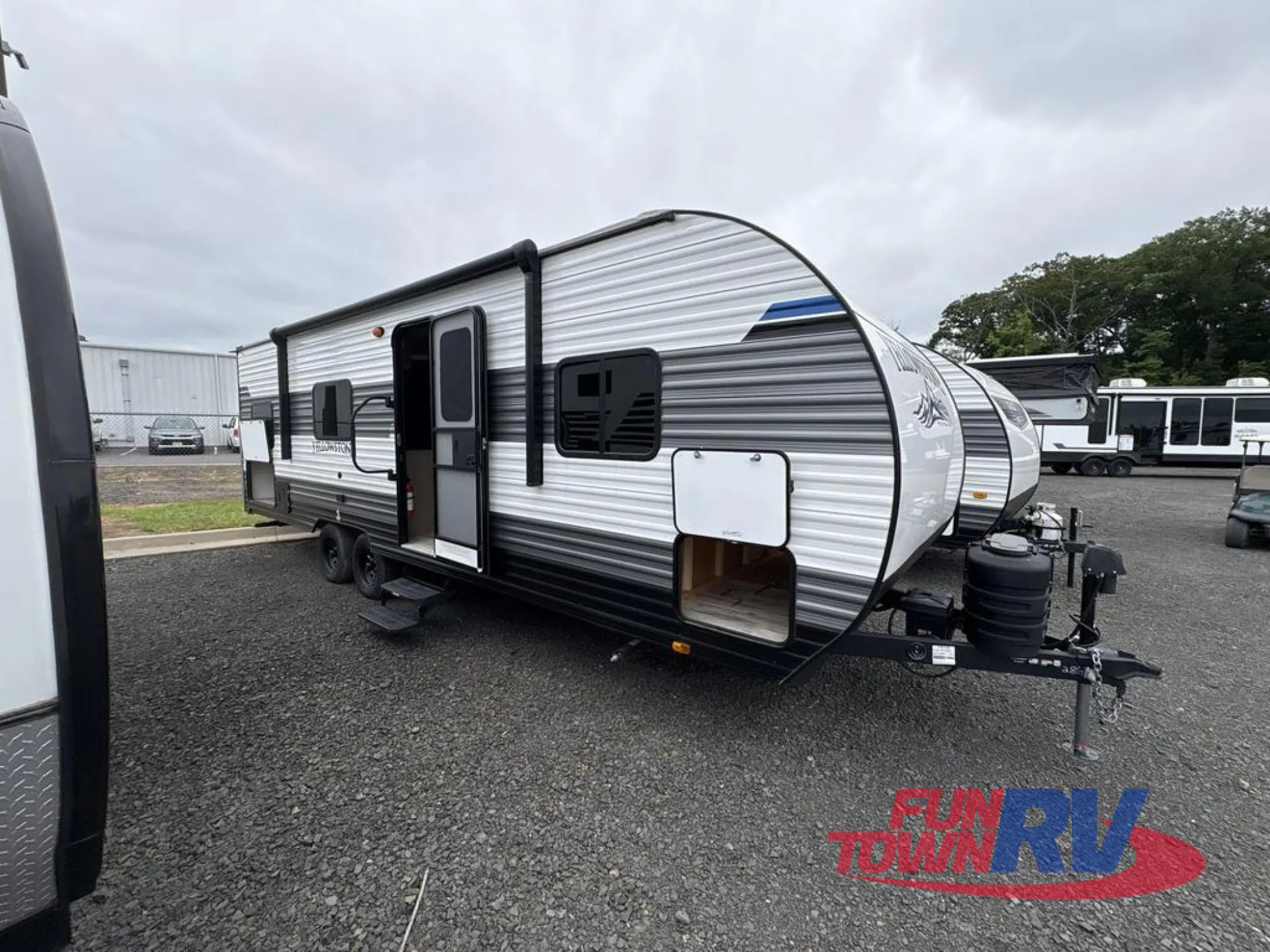 2025 Gulf Stream Yellowstone Classic 26BHG - Photo 2