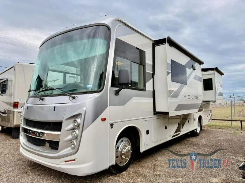 2025 Entegra Coach Vision XL 31UL - Photo 2