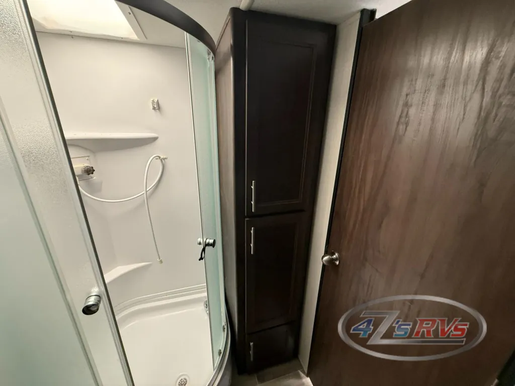 2019 Forest River Cherokee Grey Wolf 23MK, Photos photo 24