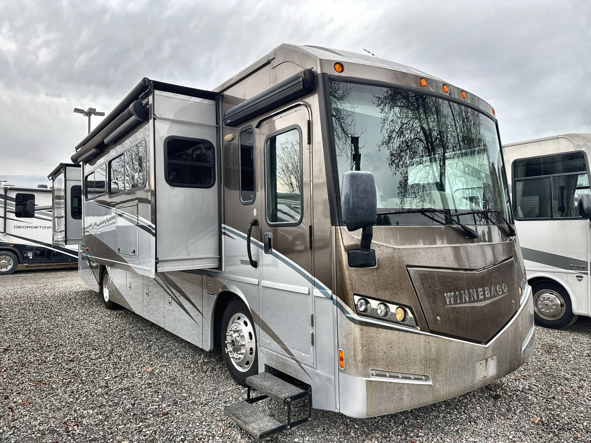 2016 Winnebago Solei 36G - Photo 2