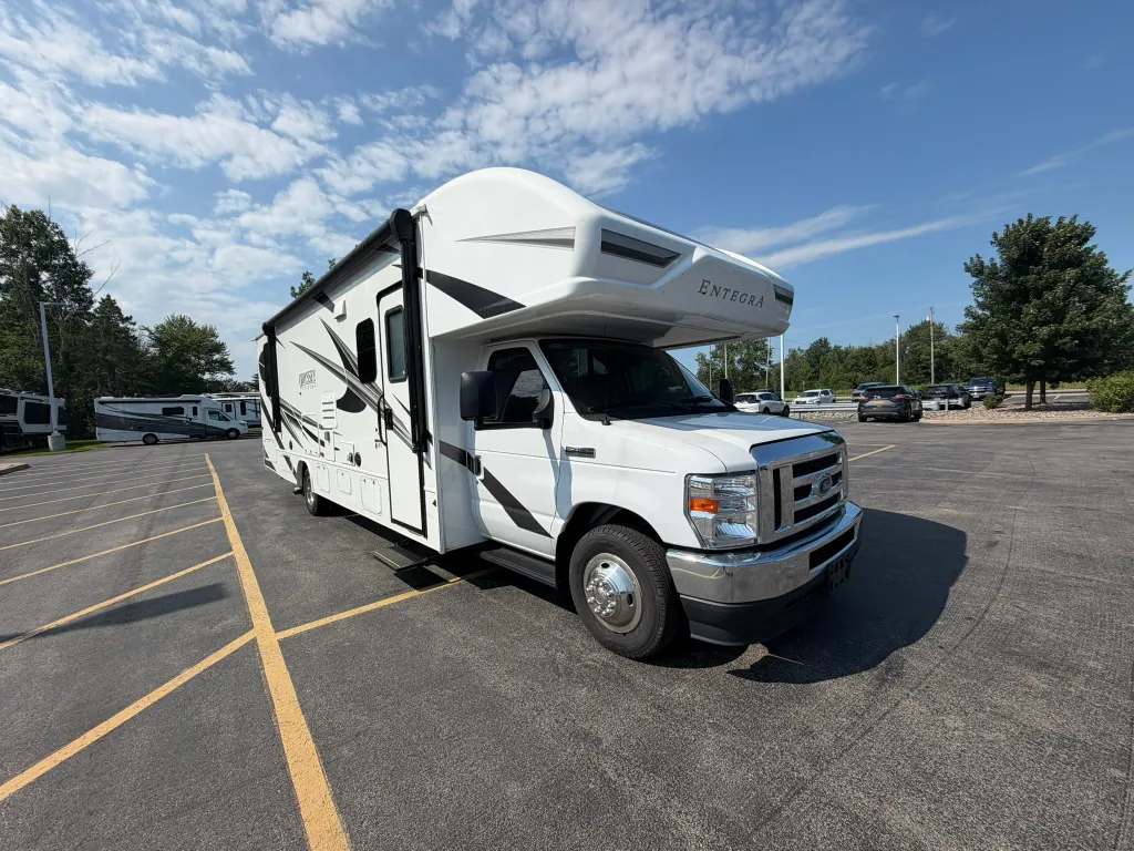2023 Entegra Coach Odyssey 30Z - Photo 2
