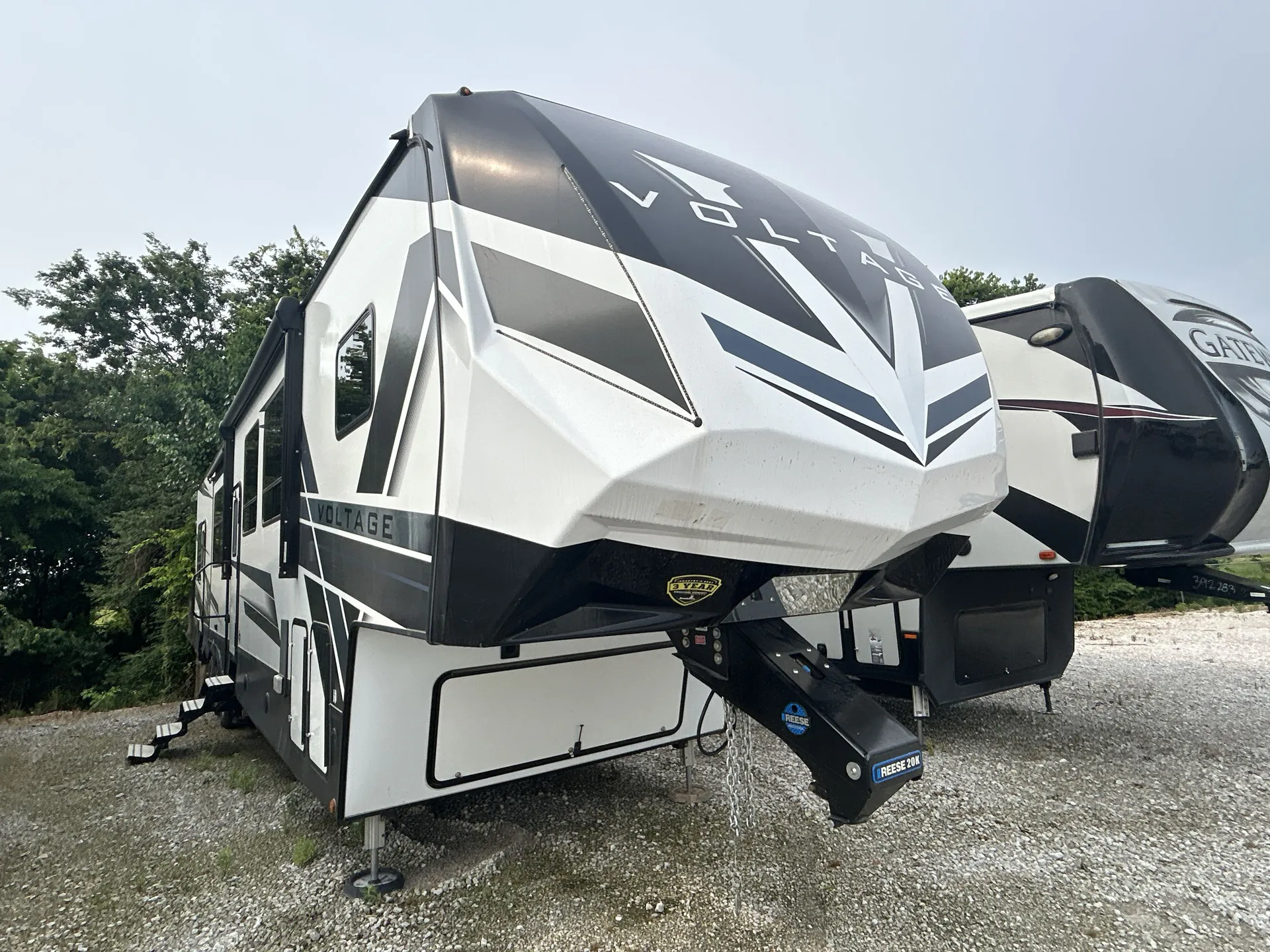 2024 Dutchmen Voltage Triton 4271 - Photo 2