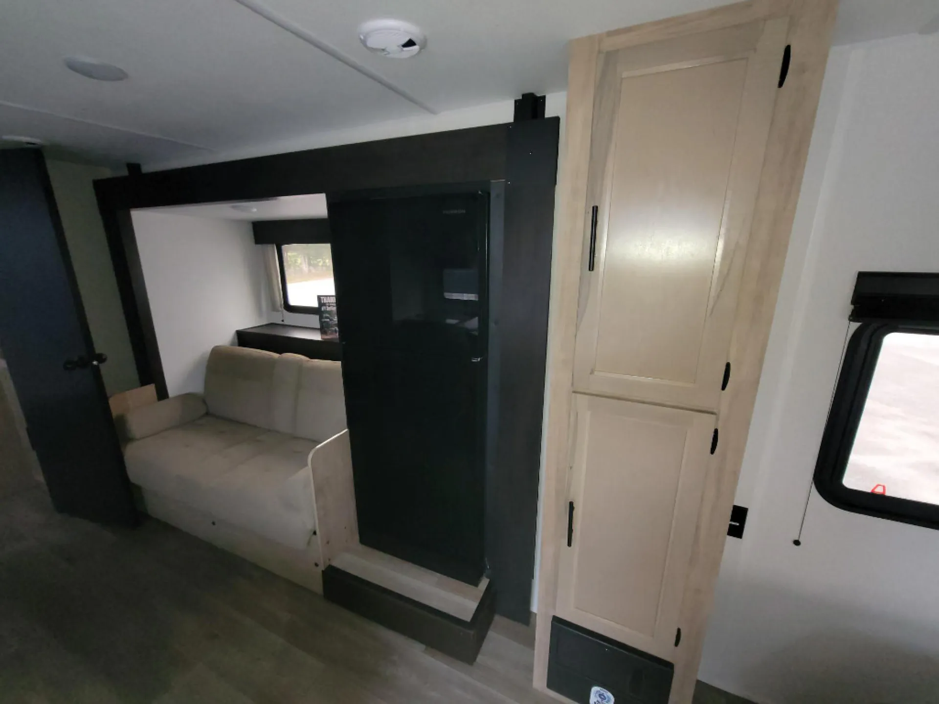 2027 Forest River Cherokee Grey Wolf 21AB — Photo 5