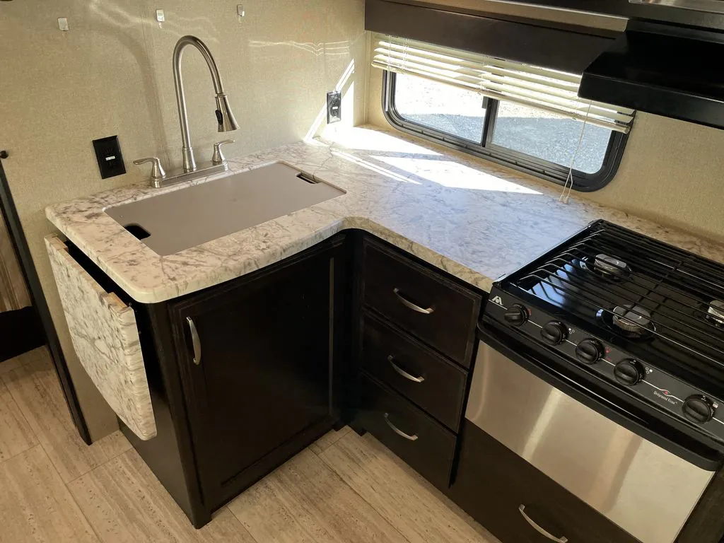 2017 Grand Design Imagine 2800BH, Photos photo 29