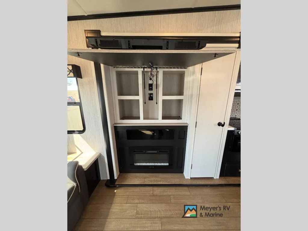 2022 Forest River Wildcat 369MBL, Photos photo 15