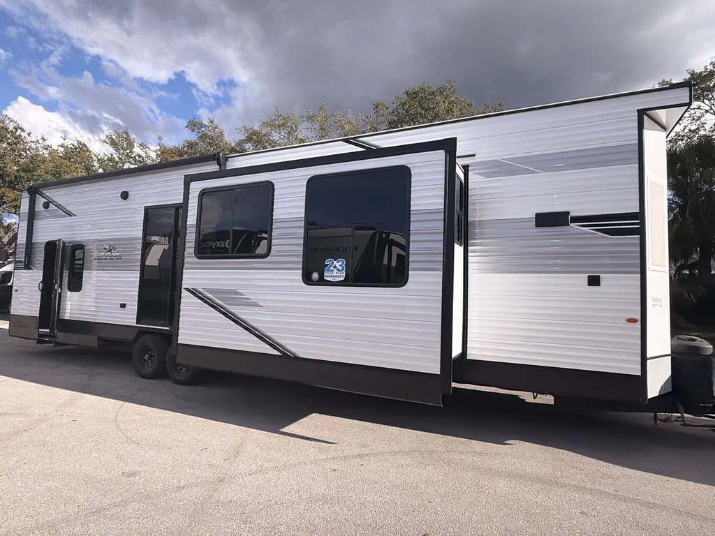 2026 Jayco Jay Flight Bungalow 404LOFT DS, Photos photo 2