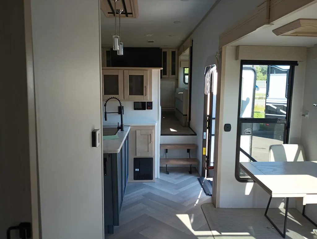 2024 Prime Time Sanibel 3802FLWB, Photos photo 16