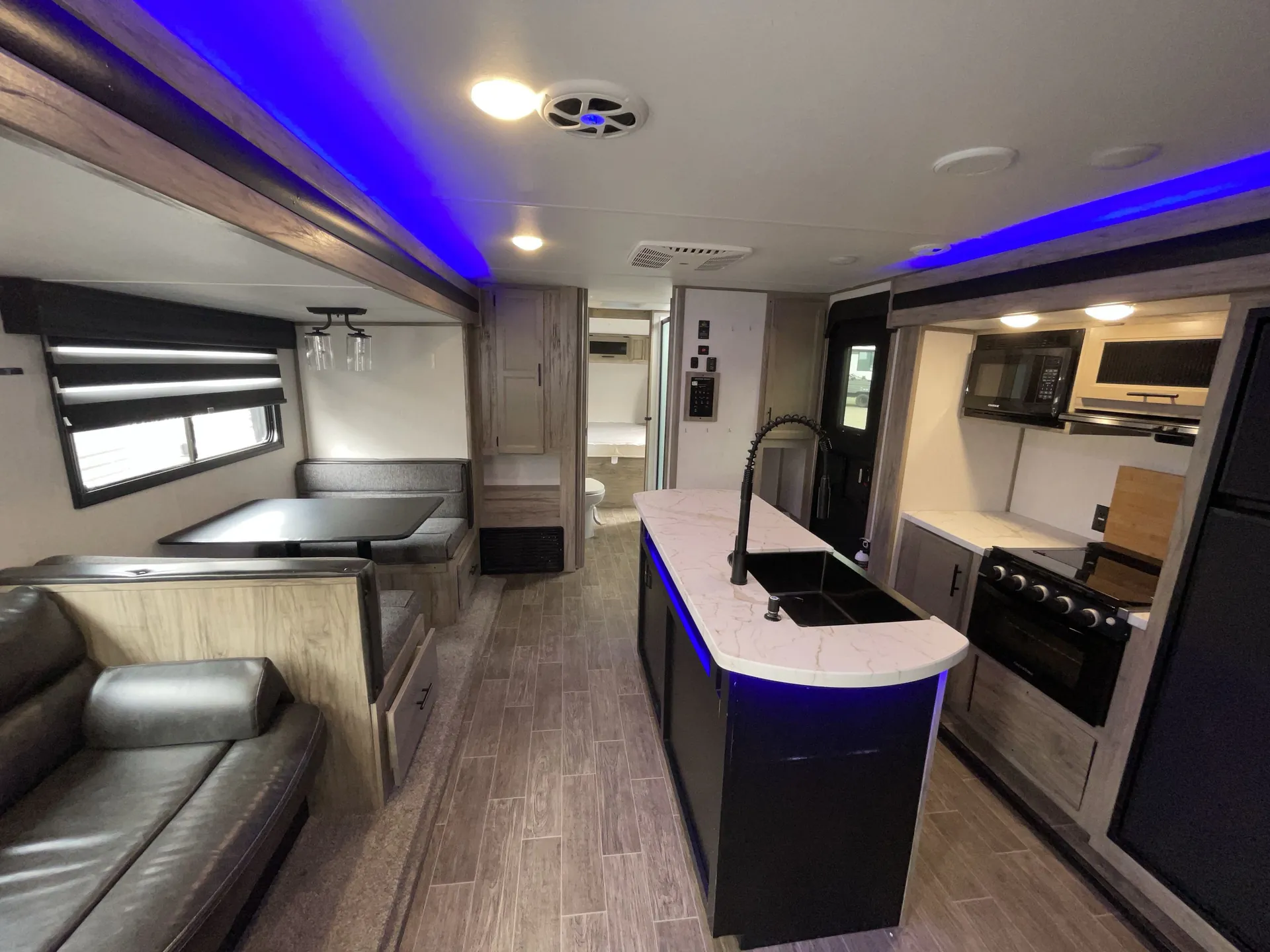 2021 Forest River Cherokee Alpha Wolf 33BH-L — living area main