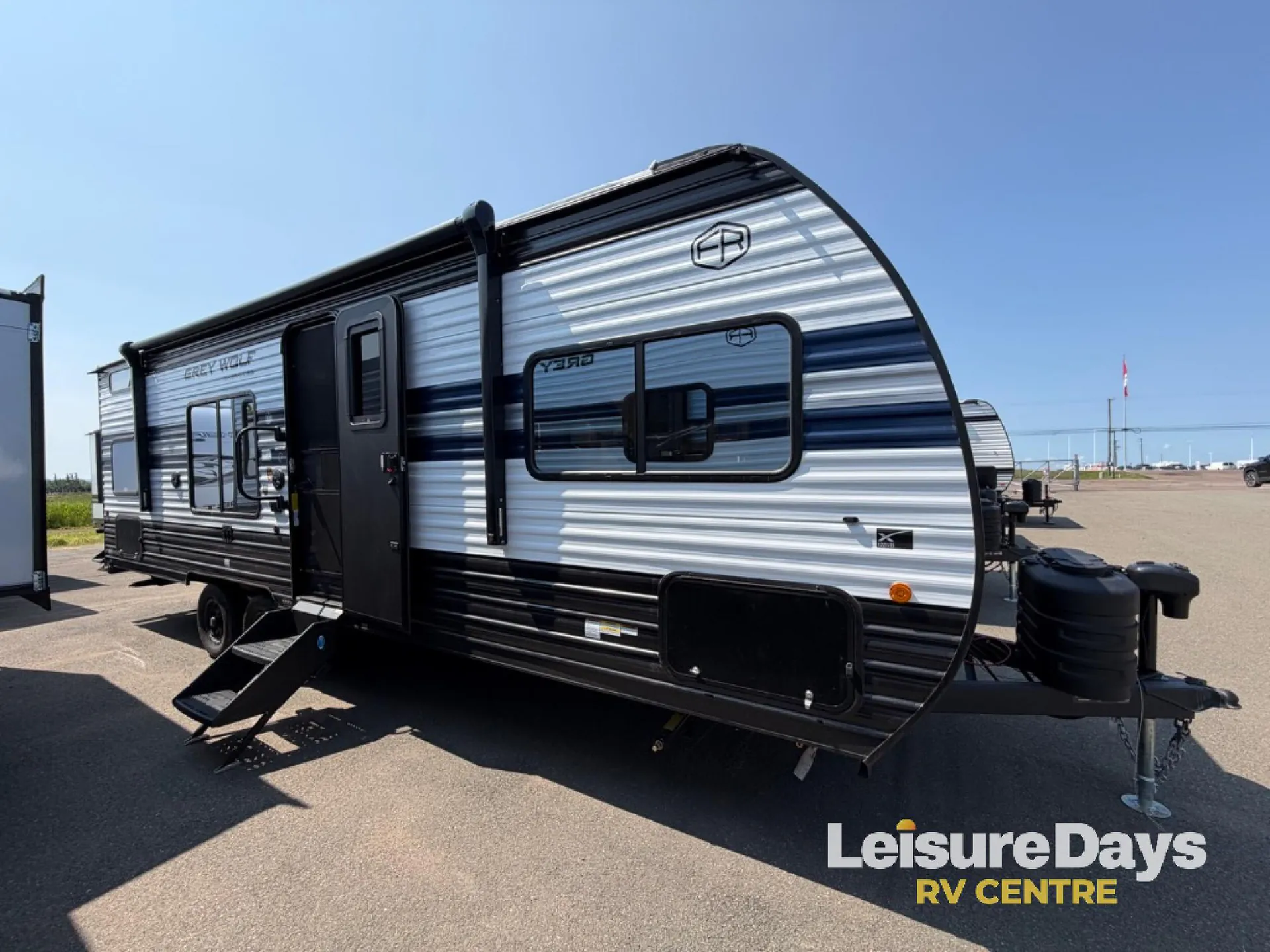 2027 Forest River Cherokee Grey Wolf 26DJSE — Photo 6