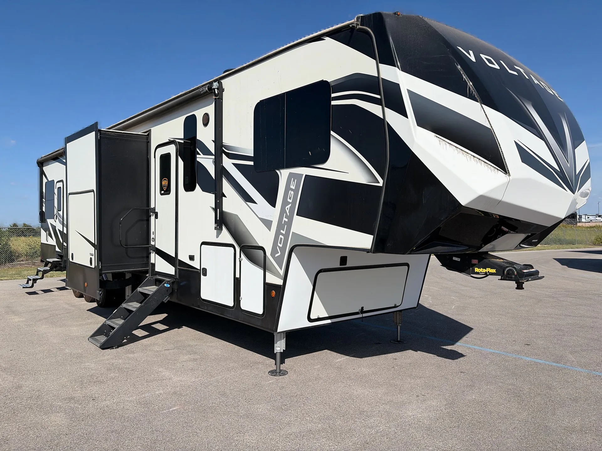 2021 Dutchmen Voltage 4145 dealer photo 1 from Camping World