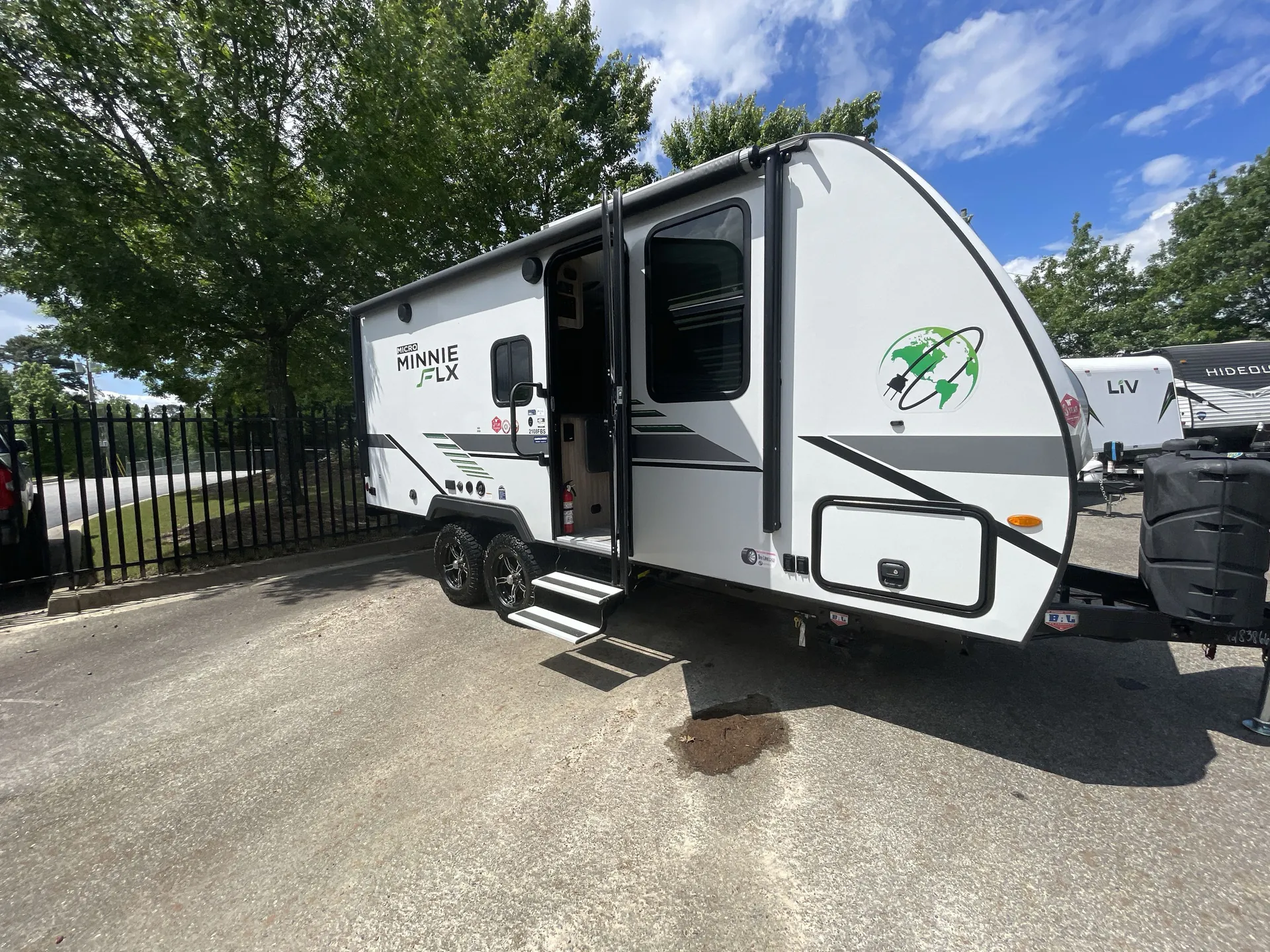 2022 Winnebago Micro Minnie FLX 2108FBS - Photo 2