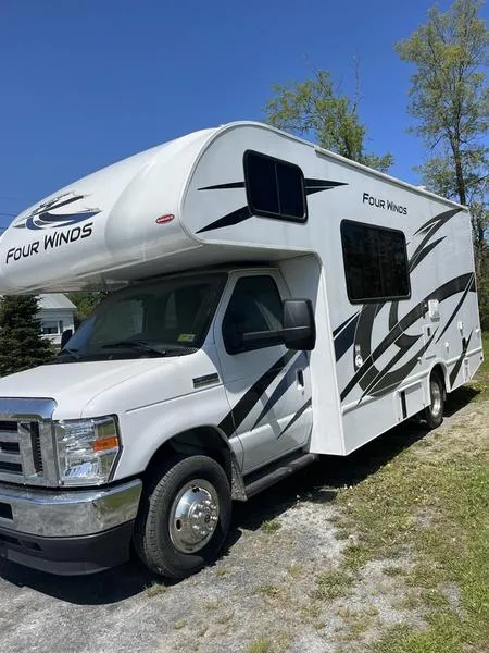 2022 Thor Motor Coach Four Winds 22E - Photo 3