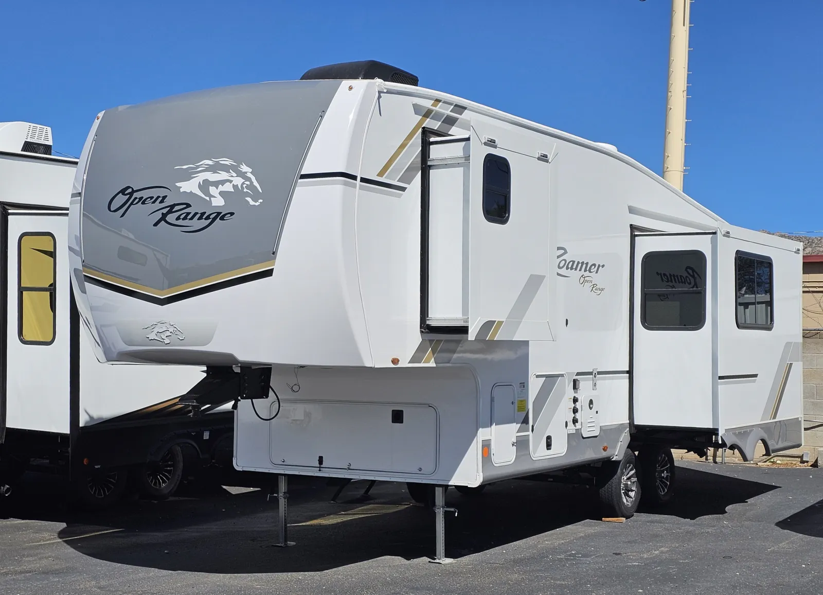 2027 Highland Ridge Open Range Roamer Light Duty 24MLDS - Photo 3