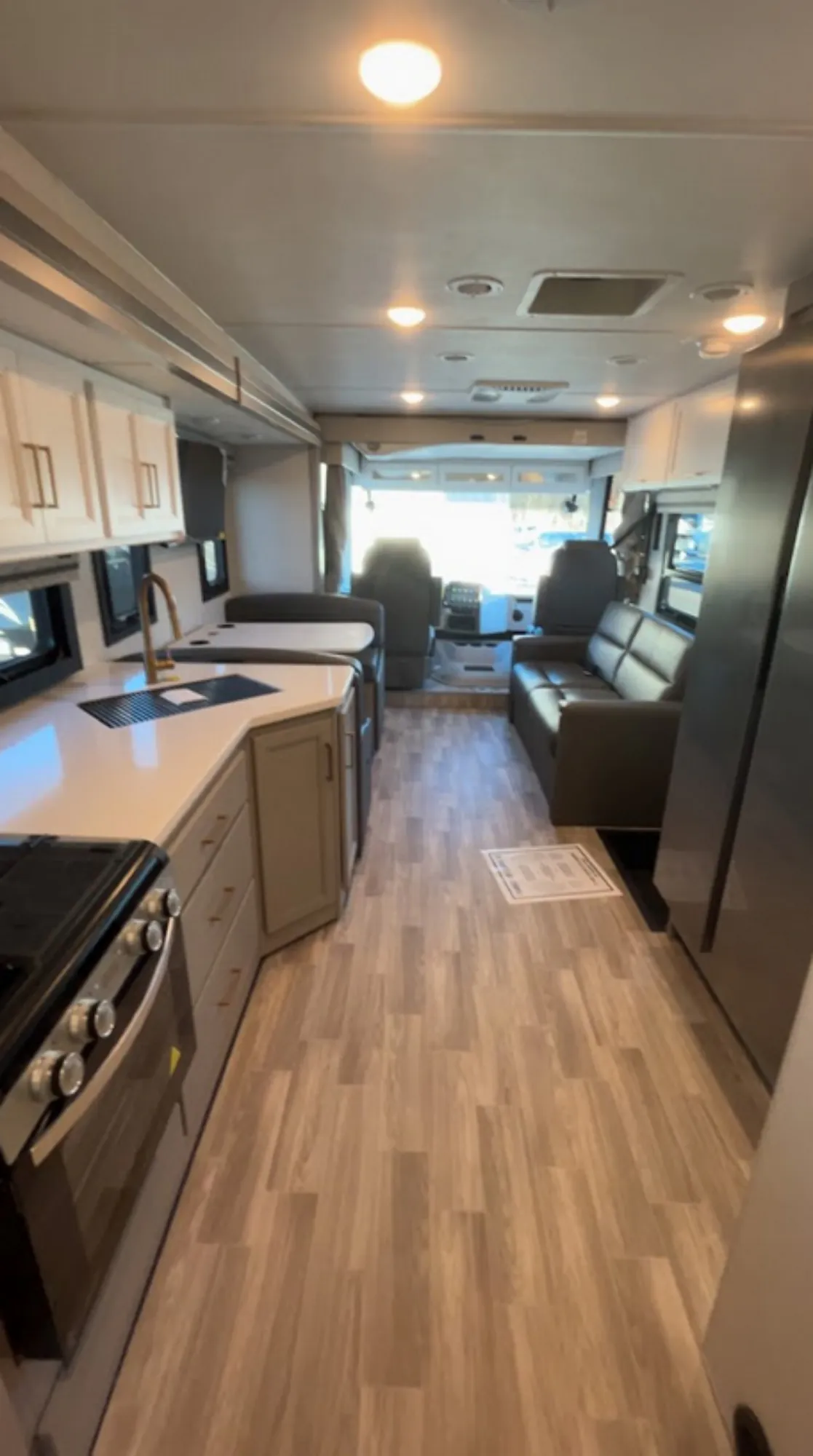 2026 Thor Motor Coach Windsport 35J - Photo 3