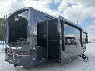 2026 Jayco Pinnacle 36FBTS - Photo 3