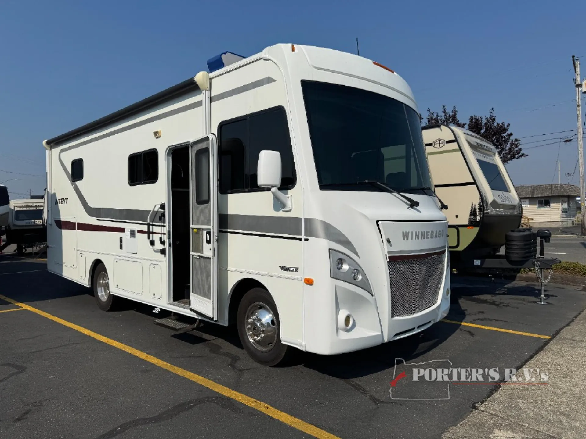 2018 Winnebago Intent 26M - Photo 4