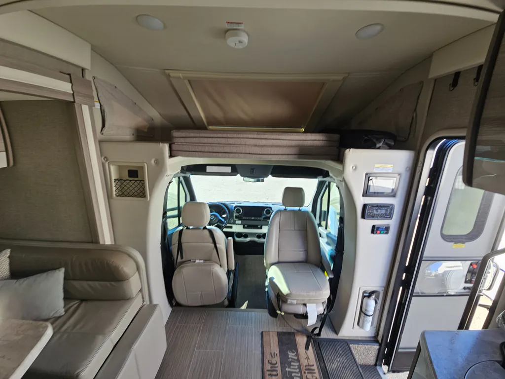 2021 Thor Motor Coach Tiburon 24FB, Photos photo 22