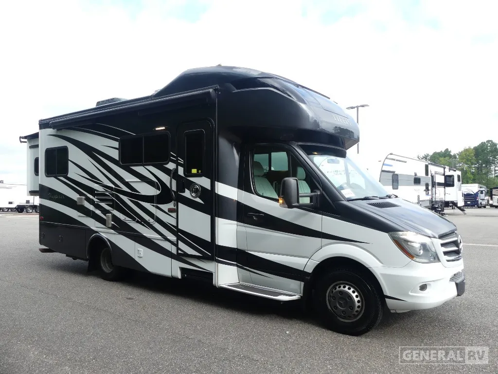 2017 Tiffin Wayfarer 24 QW - Photo 2