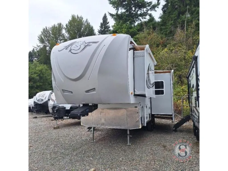 2019 Northwood Arctic Silver Fox Edition Used    27-5L - Main photo