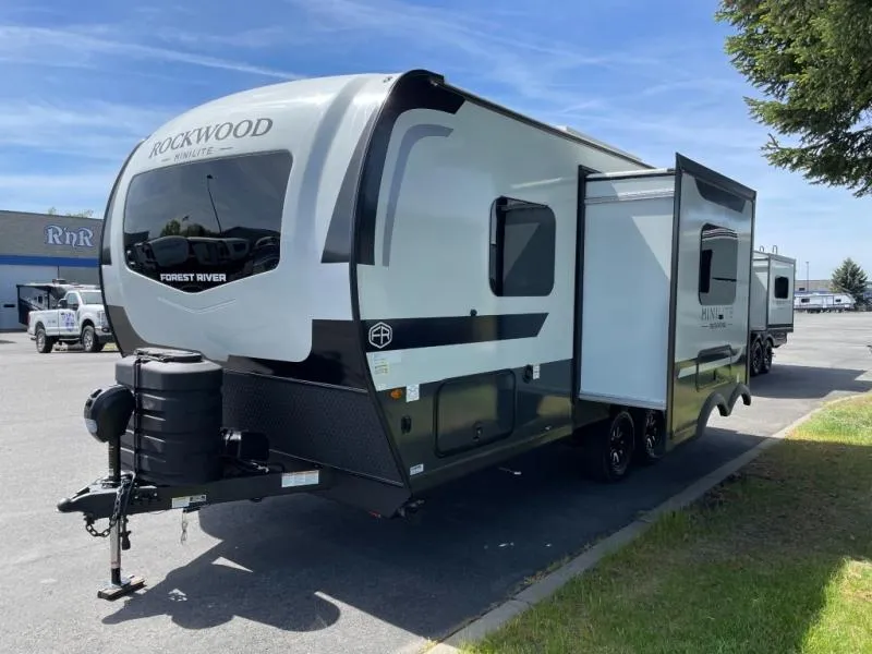 2026 Forest River Rockwood Mini Lite 2108RB - Photo 3