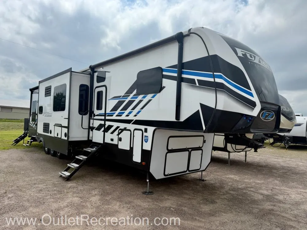 2022 Keystone Fuzion 430 - Photo 2