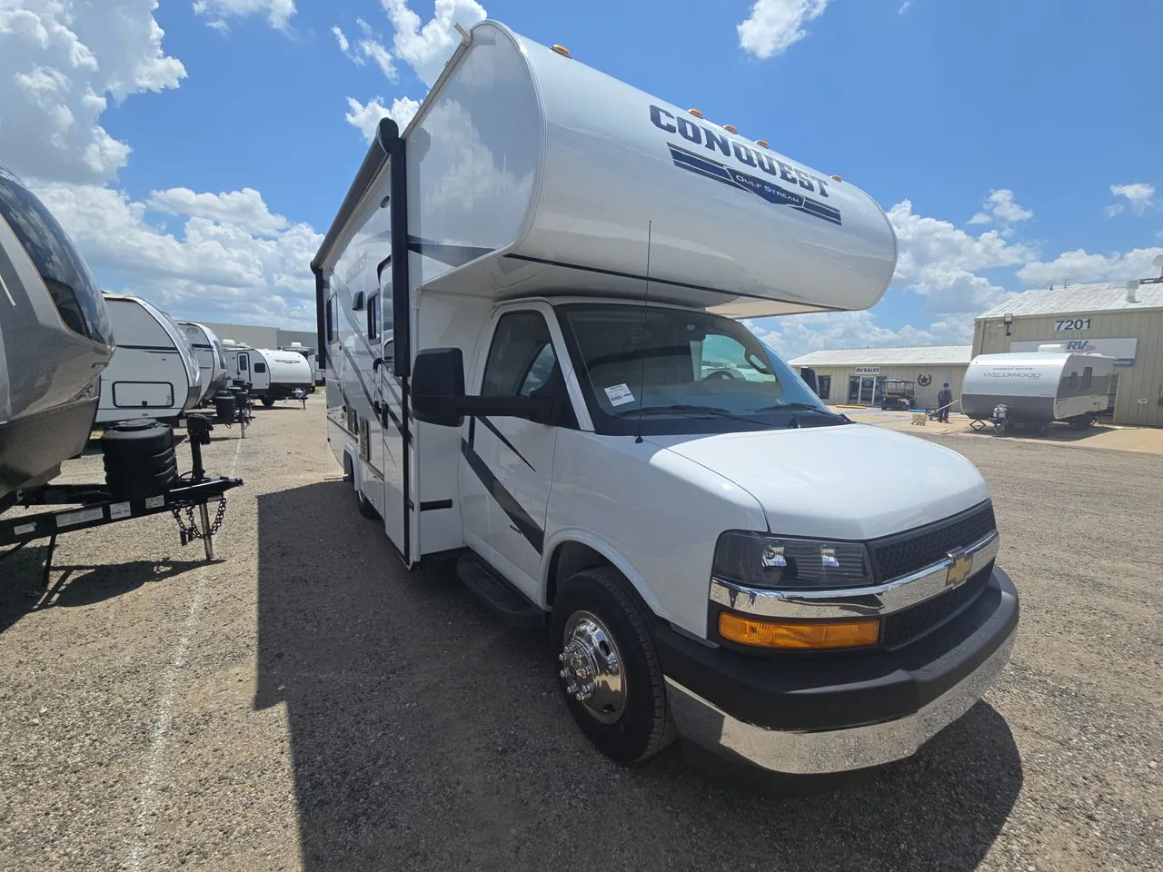 2025 Gulf Stream Conquest 6237LE - Photo 2