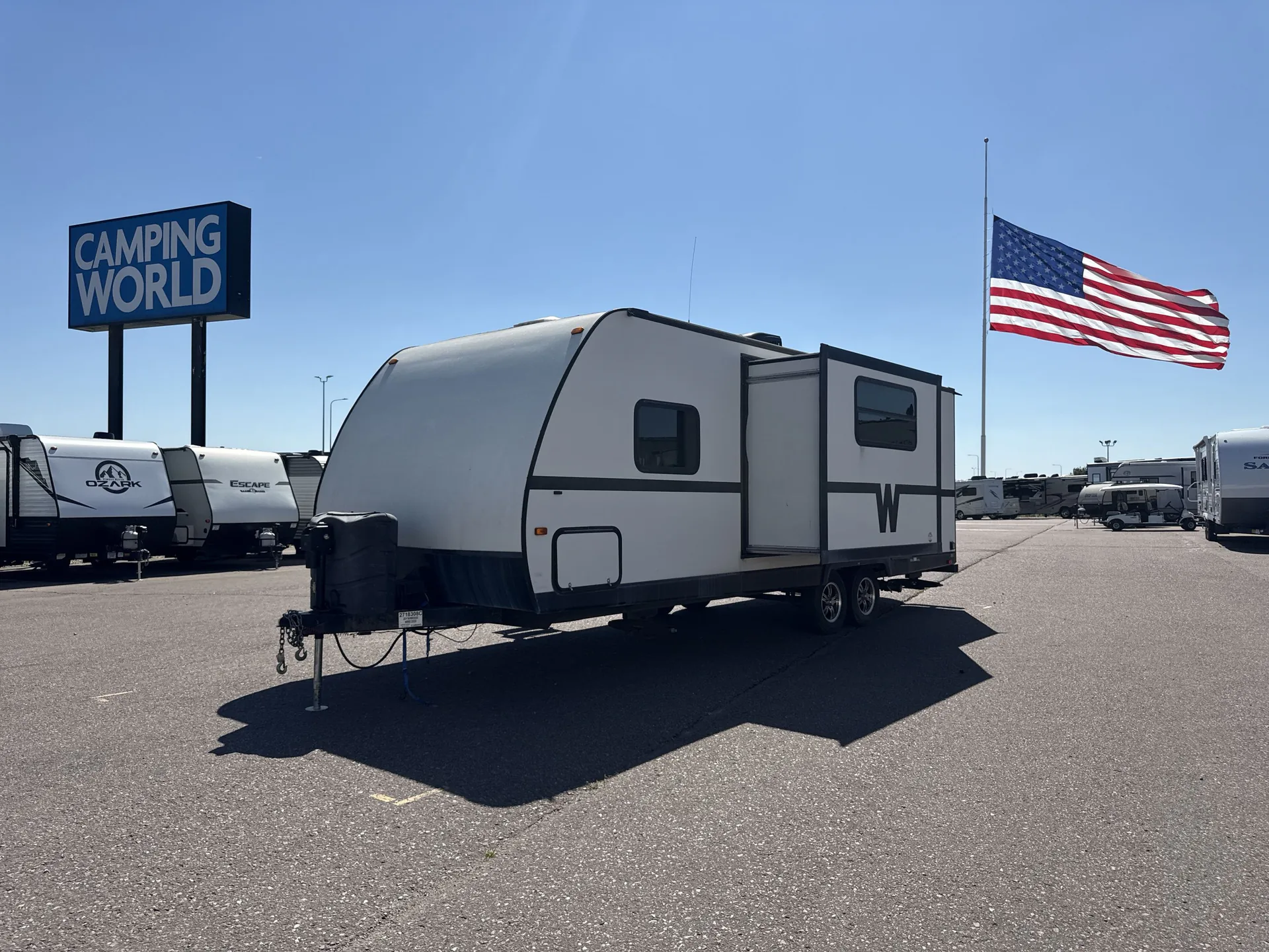 2014 Winnebago Minnie 2201DS - Photo 2