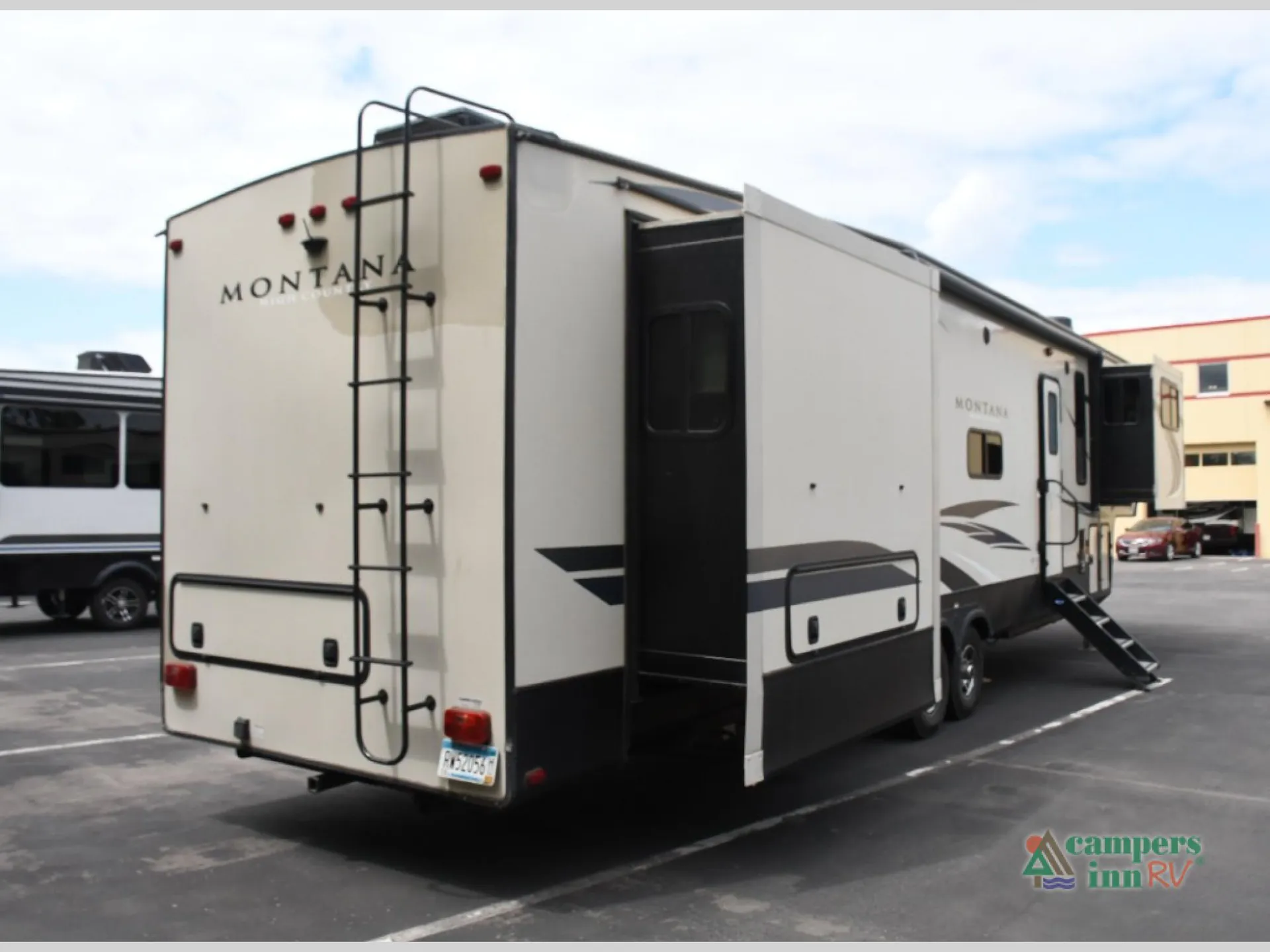 2019 Keystone Montana High Country 377FL - Photo 3