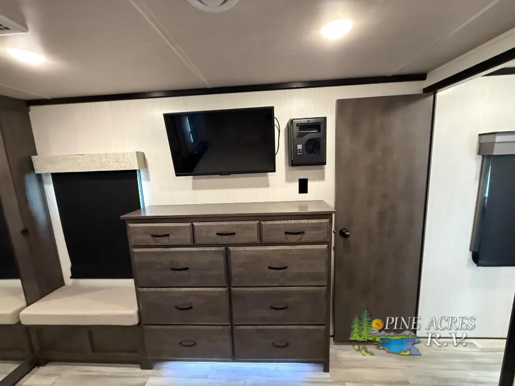 2022 Forest River Cedar Creek Champagne Edition 38EL, Photos photo 38