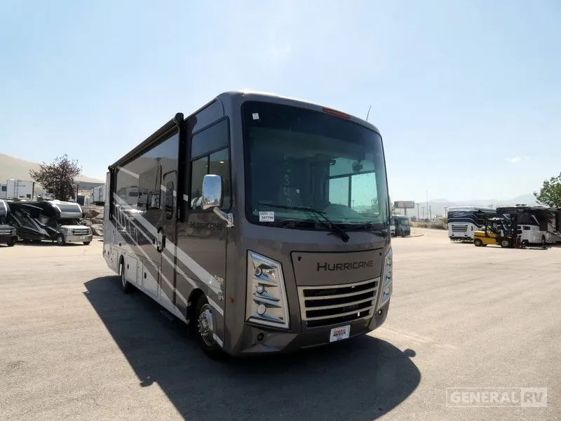 2026 Thor Motor Coach Hurricane 29L - Photo 2