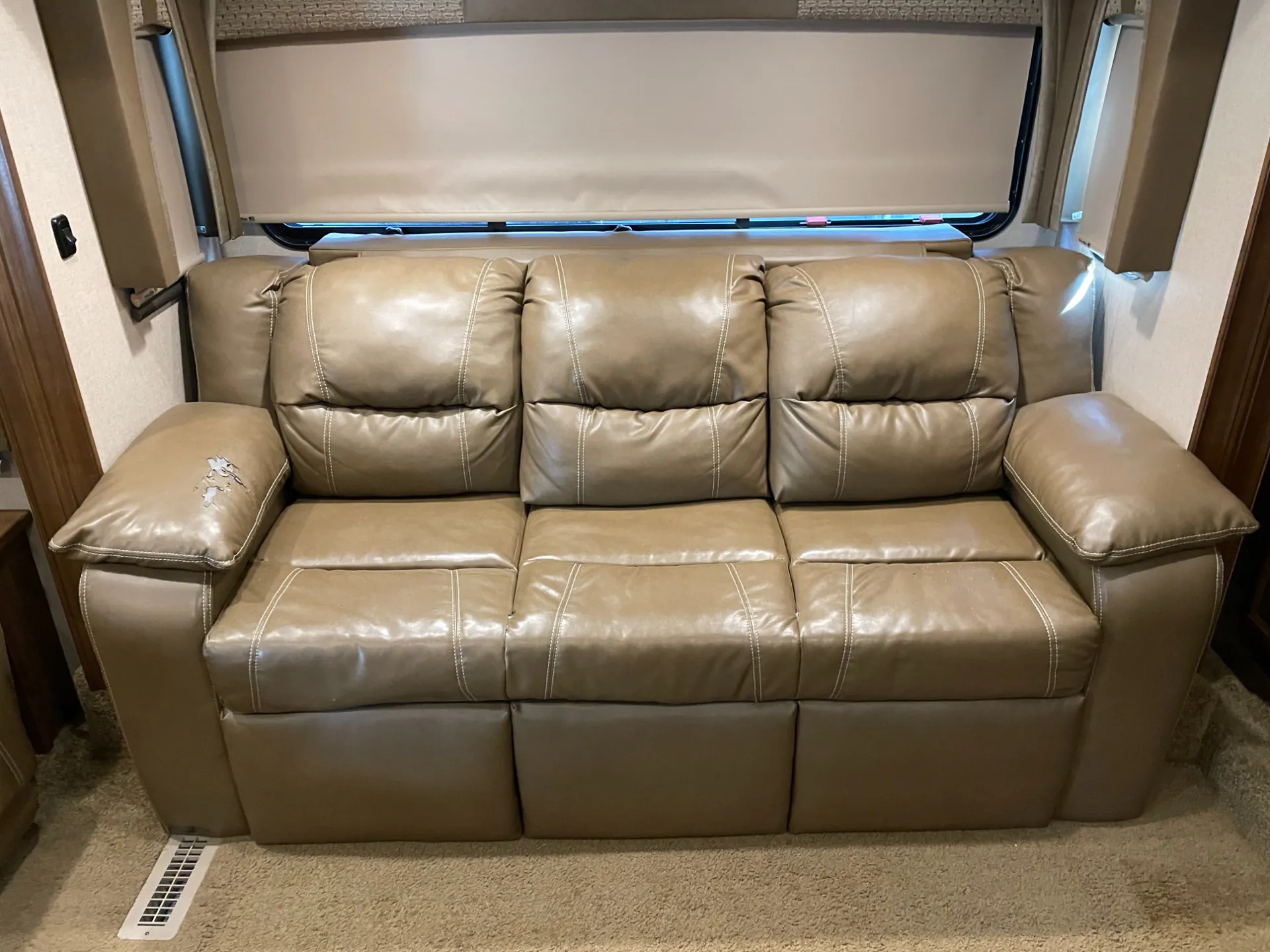 2016 Forest River Cardinal 3825FL — Photo 6