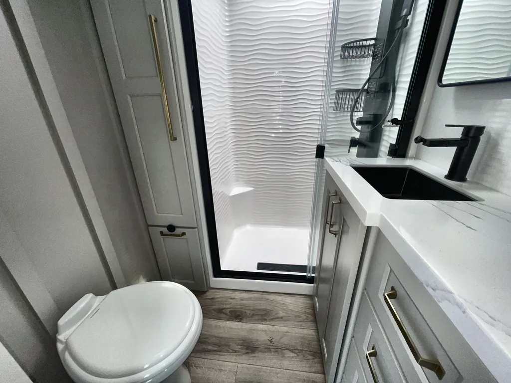 2026 Brinkley Model G 4150, Photos photo 24