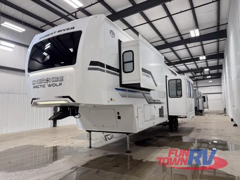 2026 Forest River Cherokee Arctic Wolf 3750SUITE - Photo 4