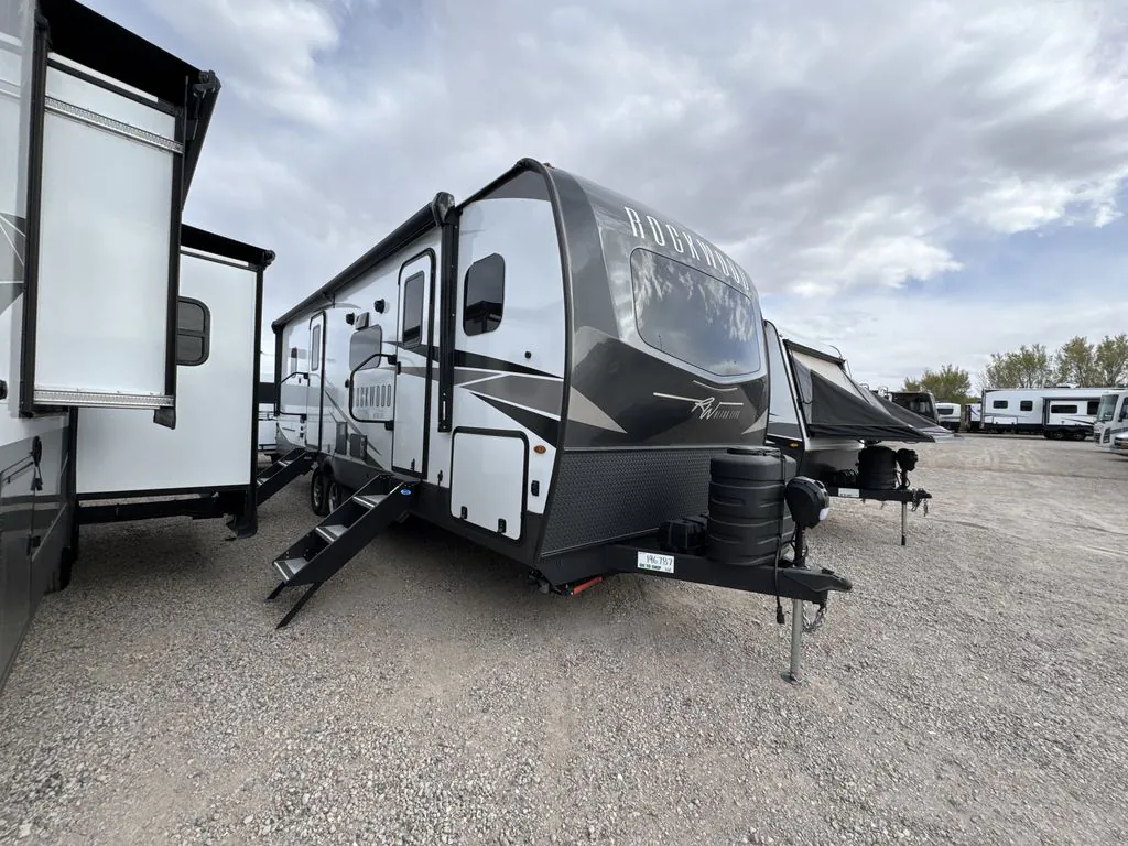 2025 Forest River Rockwood Ultra Lite 2616BH - Photo 2