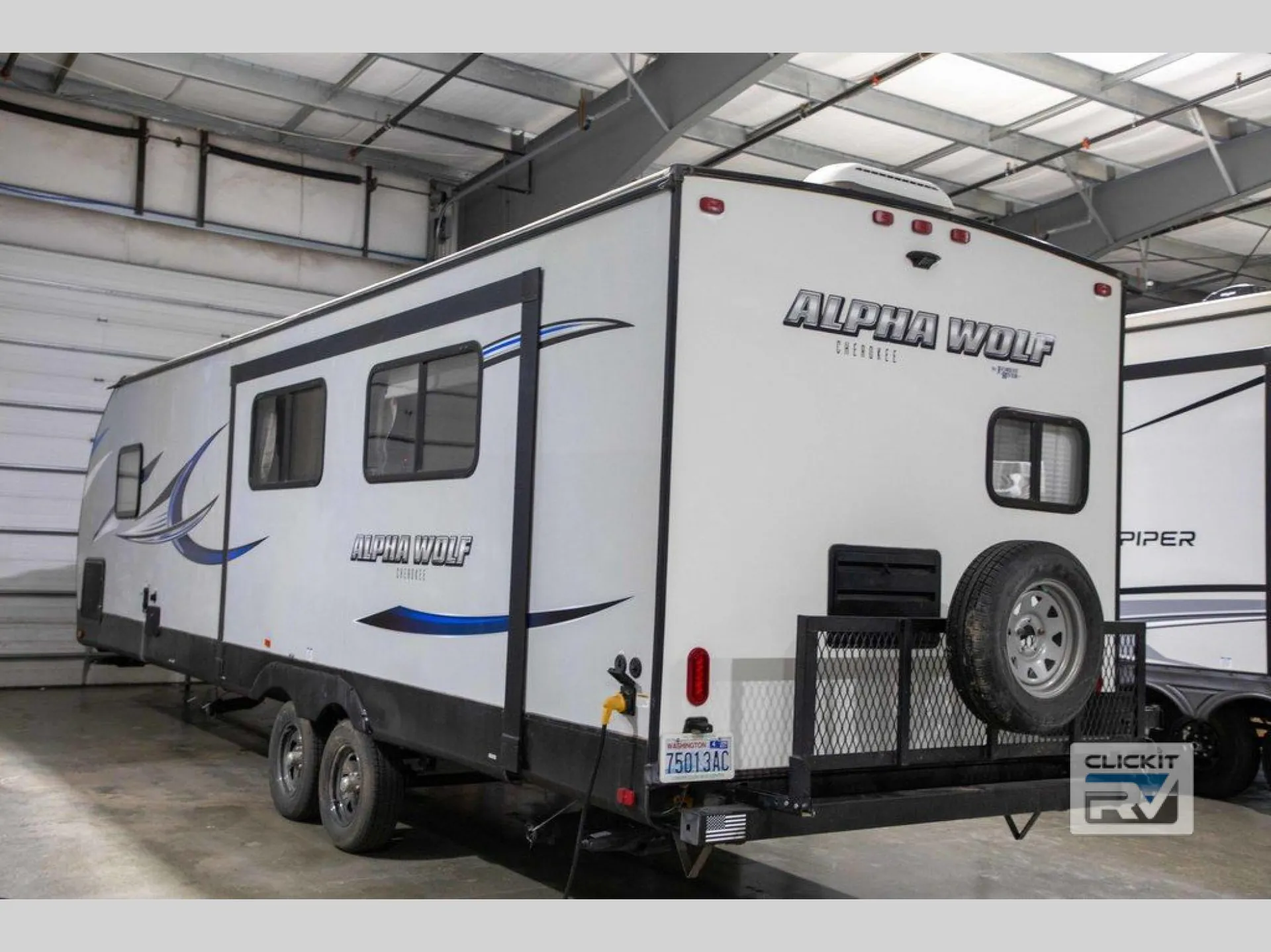 2018 Forest River Cherokee Alpha Wolf 27RK-L — Photo 5