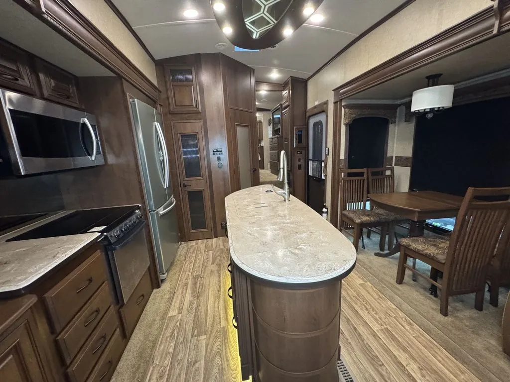 2015 Jayco Pinnacle 36FBTS, Photos photo 13