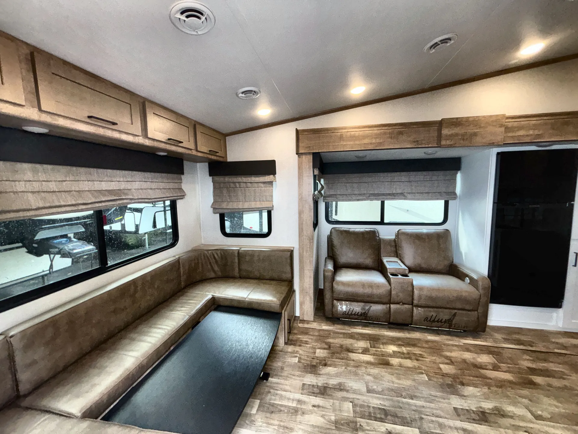 2023 Keystone Arcadia Super Lite 293SLRD — living area main