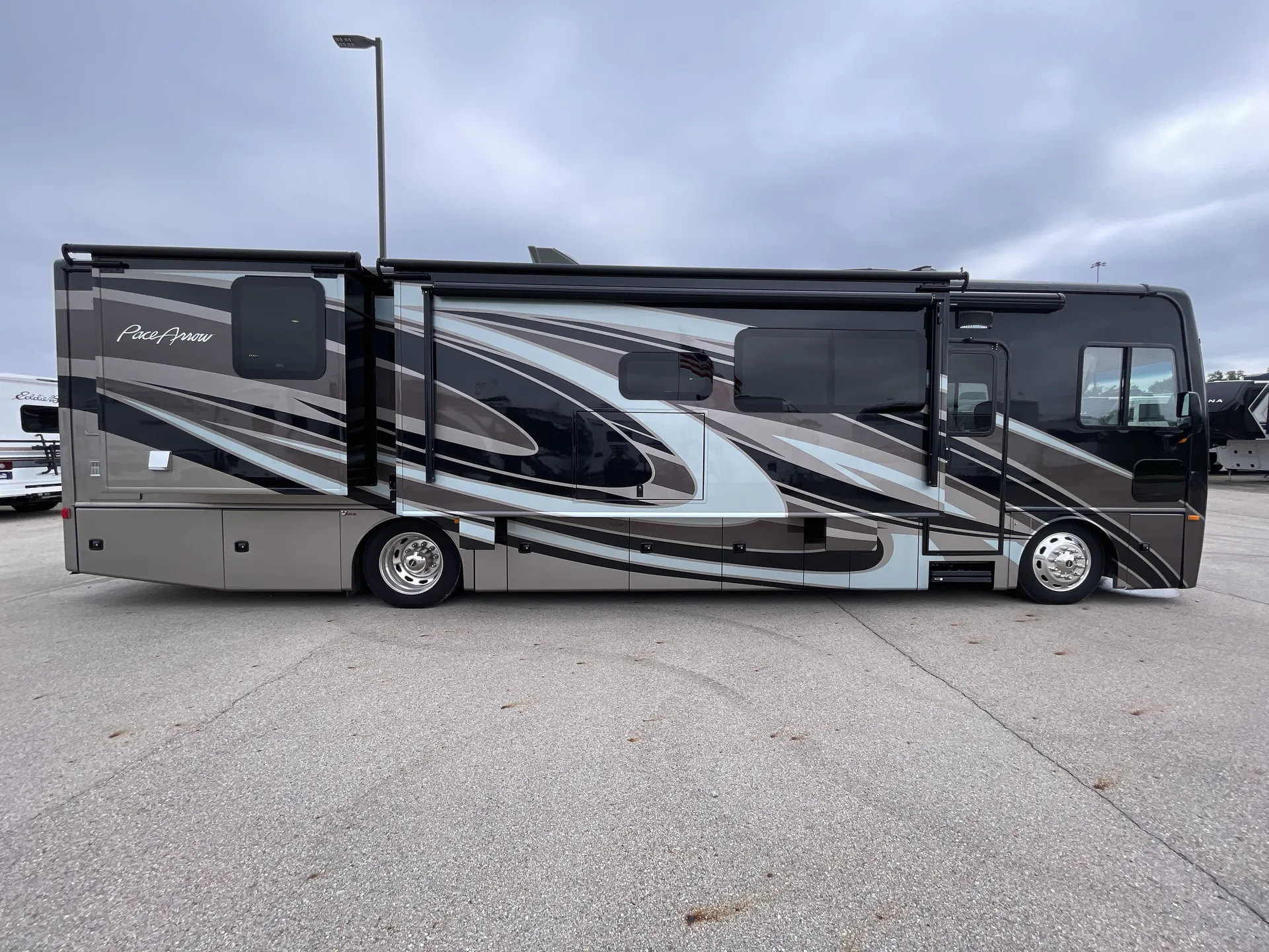 2019 Fleetwood Pace Arrow 35QS — campside