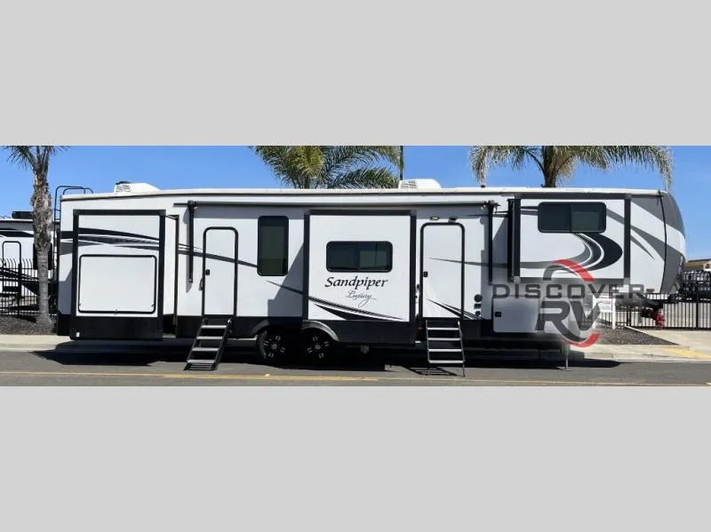 2022 Forest River Sandpiper Luxury 38FKOK - Photo 3