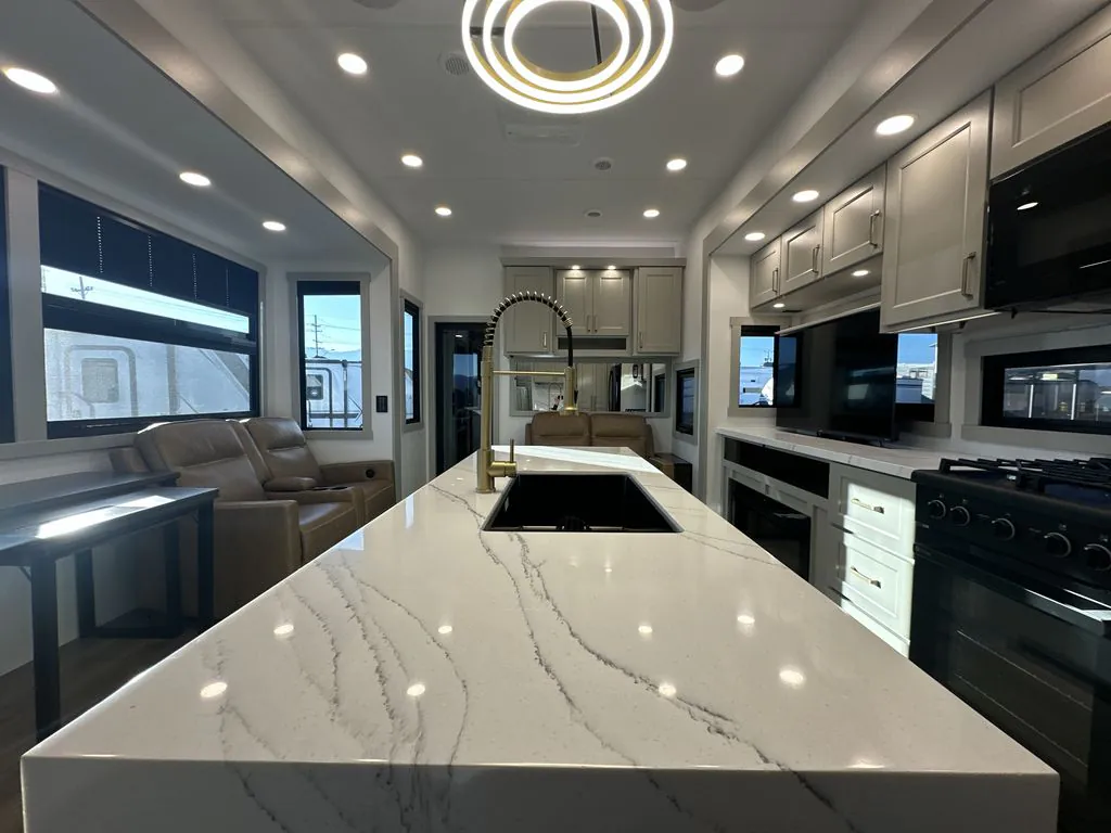 2026 Brinkley Model G 4100, Photos photo 5
