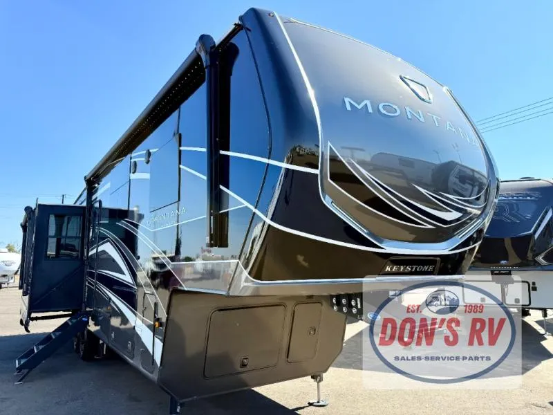 2026 Keystone Montana 3231CK - Photo 2