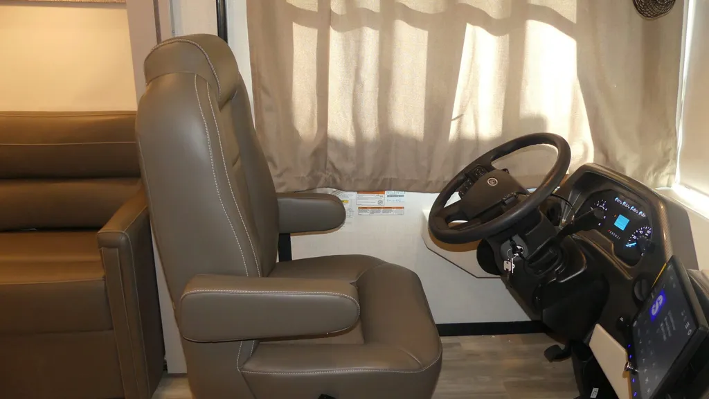 2026 Thor Motor Coach Windsport 36H, Photos photo 8