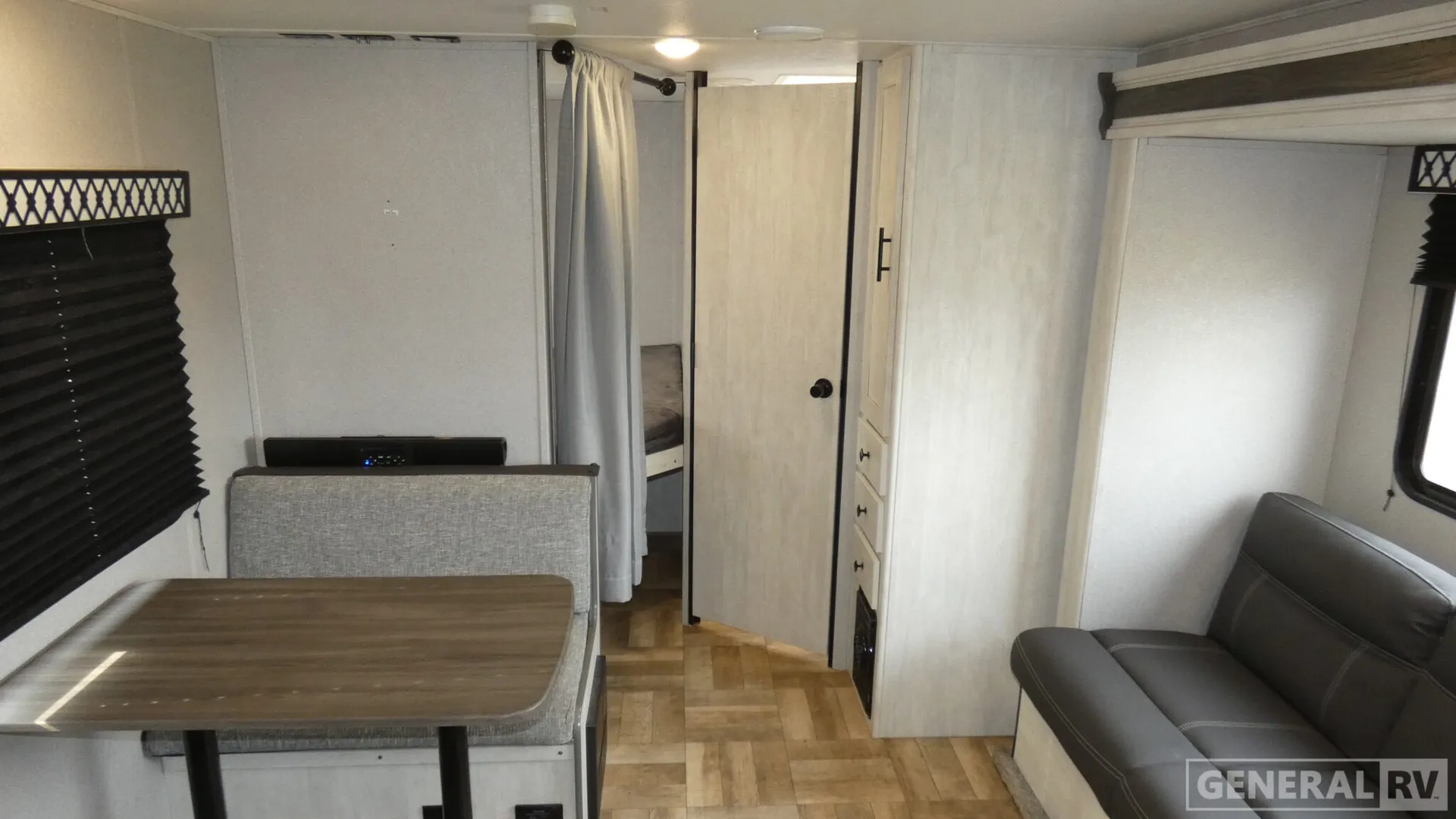 2022 Shasta RVs Shasta 25RS - Photo 3
