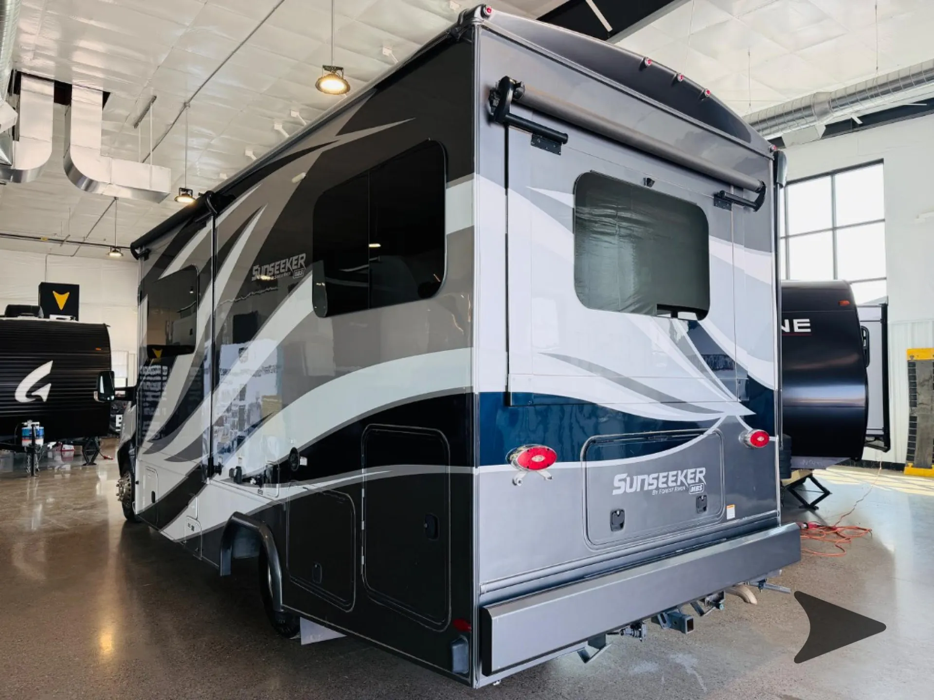 2019 Forest River Sunseeker MBS 2400R — Photo 6