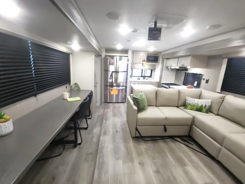 2026 Coachmen Catalina Legacy Edition 323MAZE, Photos photo 2